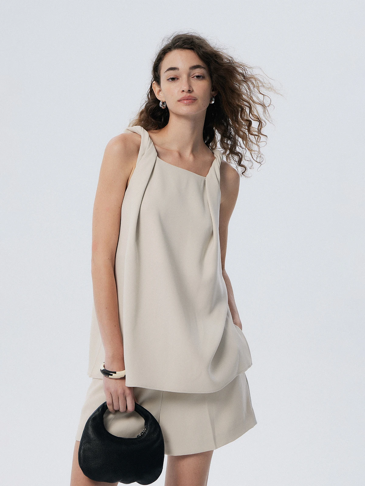 Thoransaura Summer Fashion Set V-neck Short Sleeve Top And Shorts Pure Color Texture Knotted Shoulder Strap Women's Ensemble
Thoransaura Summer Fashion Set V-neck Short Sleeve Top And Shorts Pure Color Texture Knotted Shoulder Strap Women's Ensemble