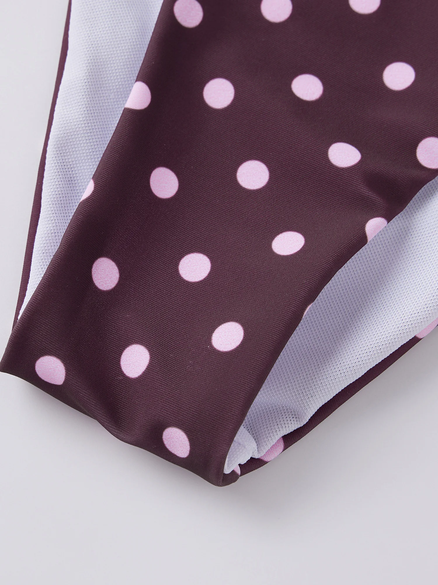 Women s Polka Dot Print Sleeveless Bikini Set with Tie-up Low Waist Briefs - Stylish 2-piece Swimsuit for Beachwear
Women s Polka Dot Print Sleeveless Bikini Set with Tie-up Low Waist Briefs - Stylish 2-piece Swimsuit for Beachwear