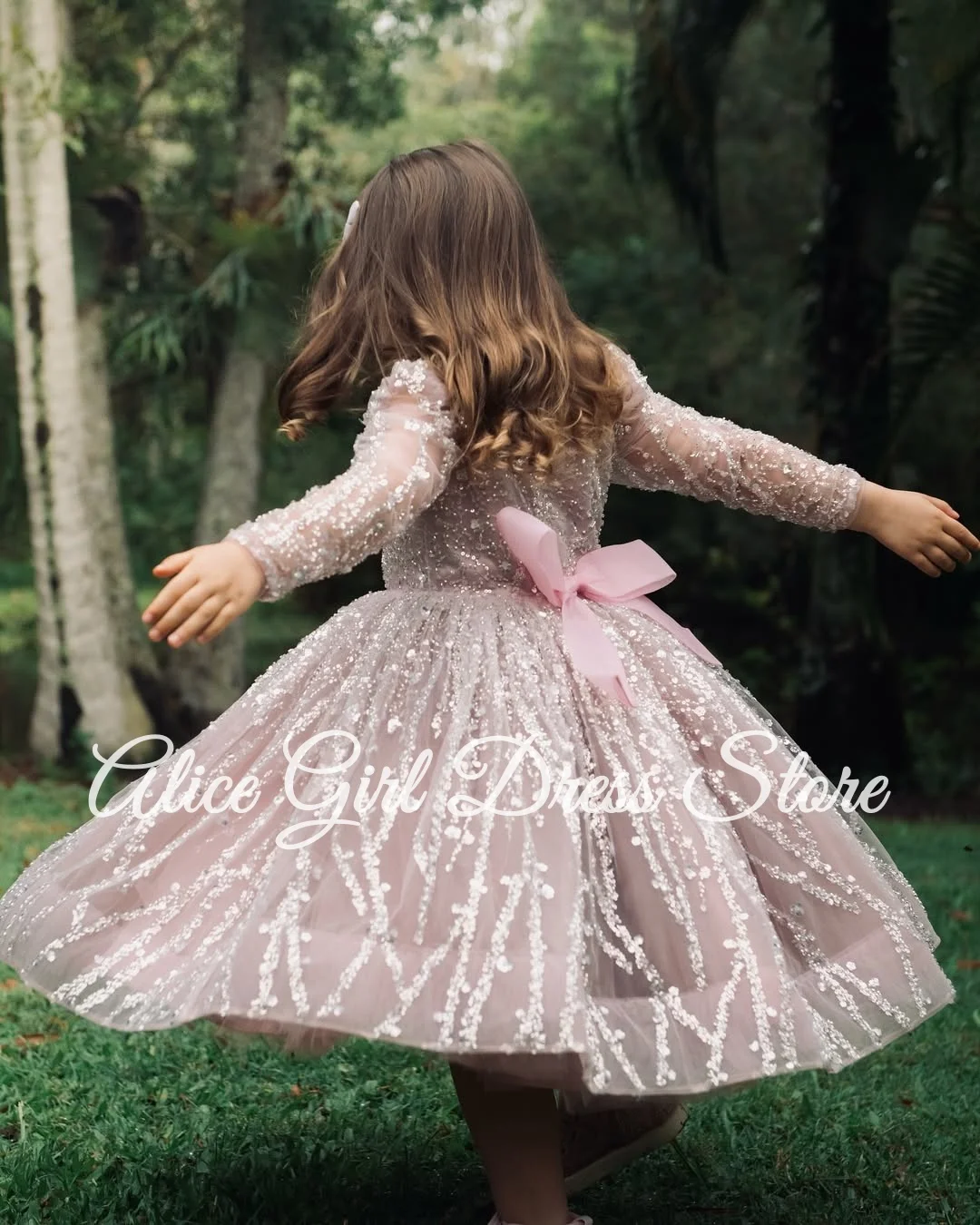 Customized Pink Flower Girl Dresses With Bow Shining Sequins Princess Girls Birthday Dress Baby Kids Ball Gowns for Photo Shoot
Customized Pink Flower Girl Dresses With Bow Shining Sequins Princess Girls Birthday Dress Baby Kids Ball Gowns for Photo Shoot