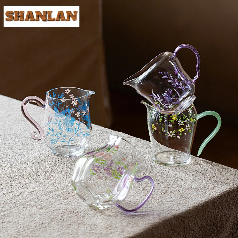 Hand-painted Flowers High Borosilicate Glass Tea Pitcher Pour Tea Cha Hai Dispenser Justice Cup Fair Mug Tea Services Supplies
Hand-painted Flowers High Borosilicate Glass Tea Pitcher Pour Tea Cha Hai Dispenser Justice Cup Fair Mug Tea Services Supplies