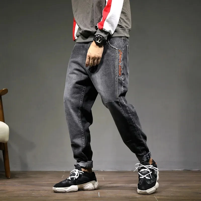 Fashion Harem Jeans Hip hop Men Casual Denim Pants Japanese Streetwear Joggers Loose Baggy Trousers Men Clothing Jeans Hombre
Fashion Harem Jeans Hip hop Men Casual Denim Pants Japanese Streetwear Joggers Loose Baggy Trousers Men Clothing Jeans Hombre