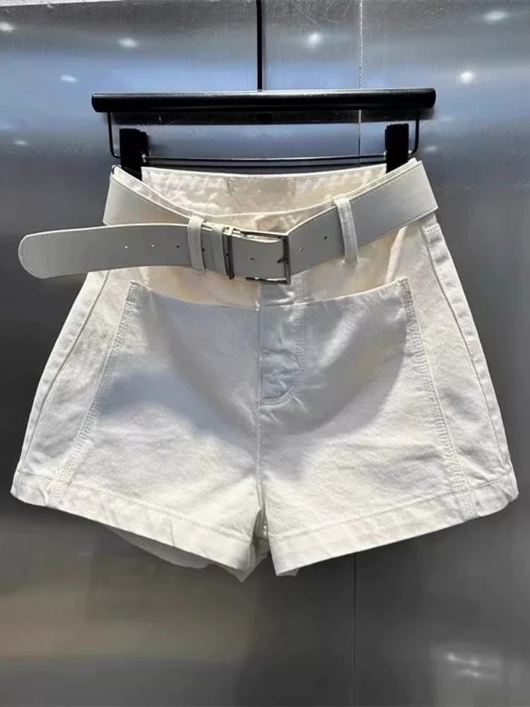 Denim Shorts White Wide Leg Outerwear Women Summer 2026 New Very High Waist Slimming Commuter Versatile A Line Hot Pants
Denim Shorts White Wide Leg Outerwear Women Summer 2026 New Very High Waist Slimming Commuter Versatile A Line Hot Pants