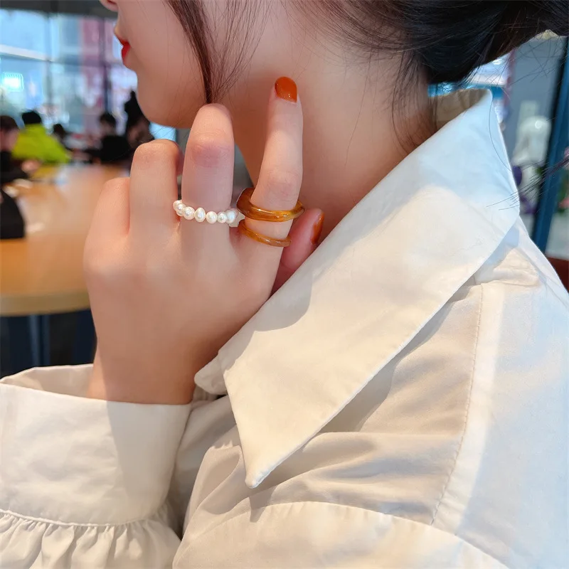 Корейское кольцо из матовой серебряной смолы с кристаллами, уникальное винтажное кольцо на указательный палец в форме инопланетянина, модные ювелирные изделия
Корейское кольцо из матовой серебряной смолы с кристаллами, уникальное винтажное кольцо на указательный палец в форме инопланетянина, модные ювелирные изделия