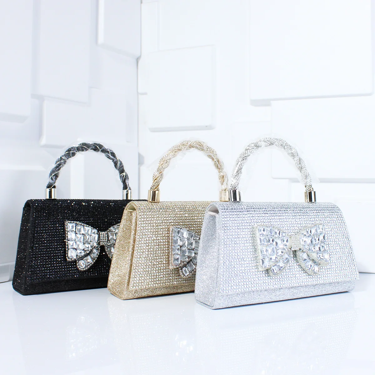 ABQP New Women's Diamond Handbag Luxury Brand Party Banquet Women's Bag Exquisite Fashion Women's Flip Handbag High Quality
ABQP New Women's Diamond Handbag Luxury Brand Party Banquet Women's Bag Exquisite Fashion Women's Flip Handbag High Quality