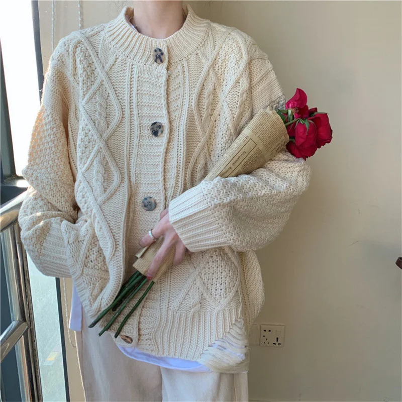 Autumn and winter 2023 casual square neck nail button Fried Dough Twists knitting pullover sweater 3 women's wear
Autumn and winter 2023 casual square neck nail button Fried Dough Twists knitting pullover sweater 3 women's wear