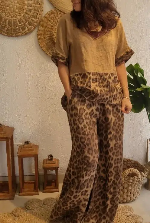 Women's Summer 2025 New Fashionable Loose Splicing Short Sleeve Top High Waist Wide Leg Pants Two Piece Set
Women's Summer 2025 New Fashionable Loose Splicing Short Sleeve Top High Waist Wide Leg Pants Two Piece Set