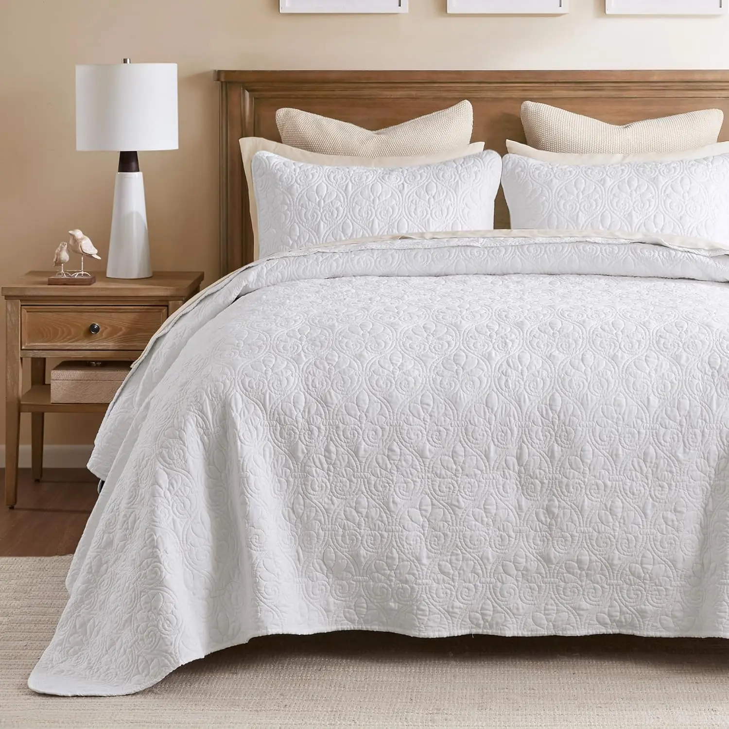 Reversible Quilt Set with Damask Design, Lightweight Bedspread, Twin 2 Piece, White
Reversible Quilt Set with Damask Design, Lightweight Bedspread, Twin 2 Piece, White