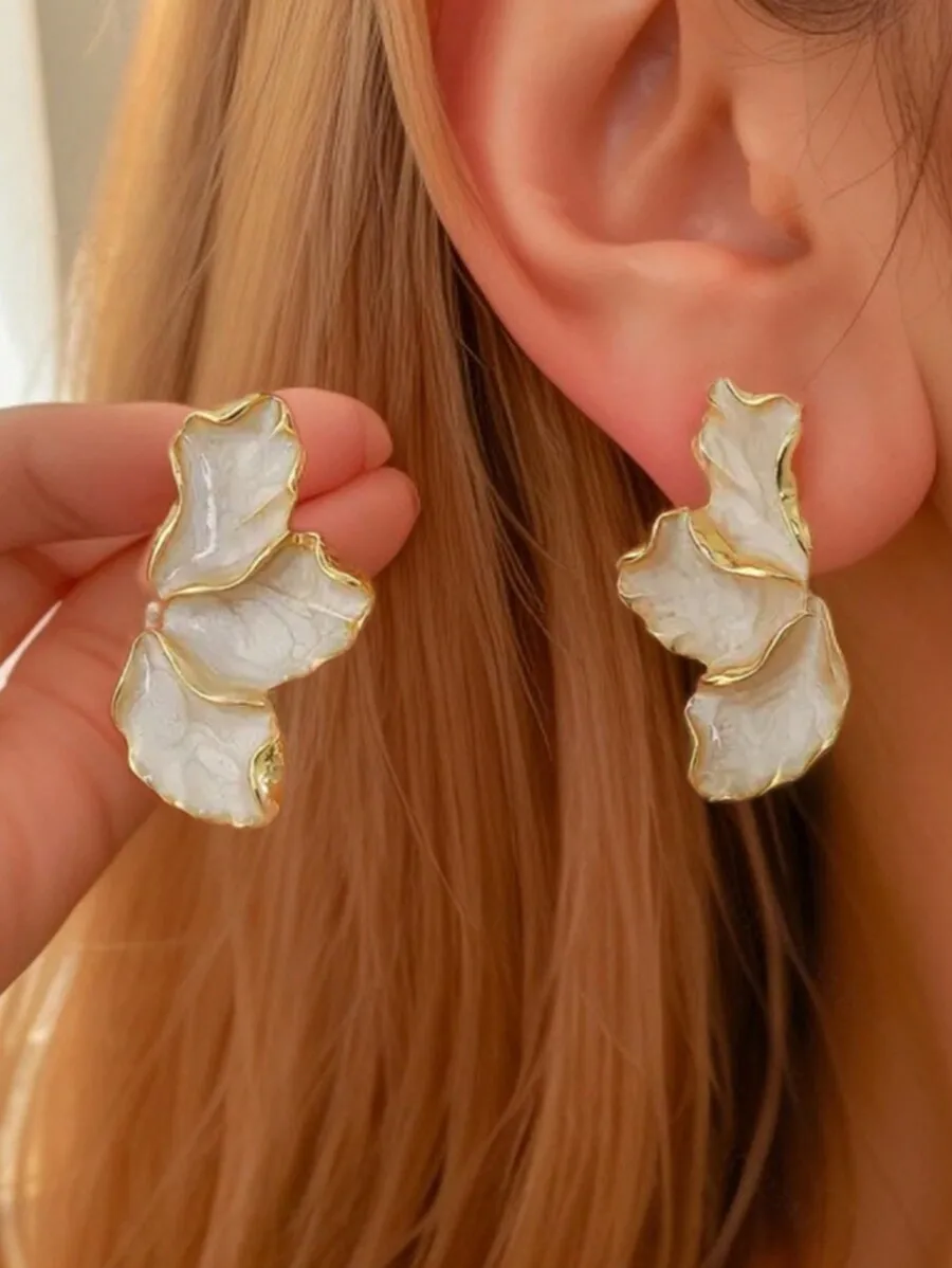 Elegant Flower Shape Earrings For Women Gift Fashion Jewelry
Elegant Flower Shape Earrings For Women Gift Fashion Jewelry