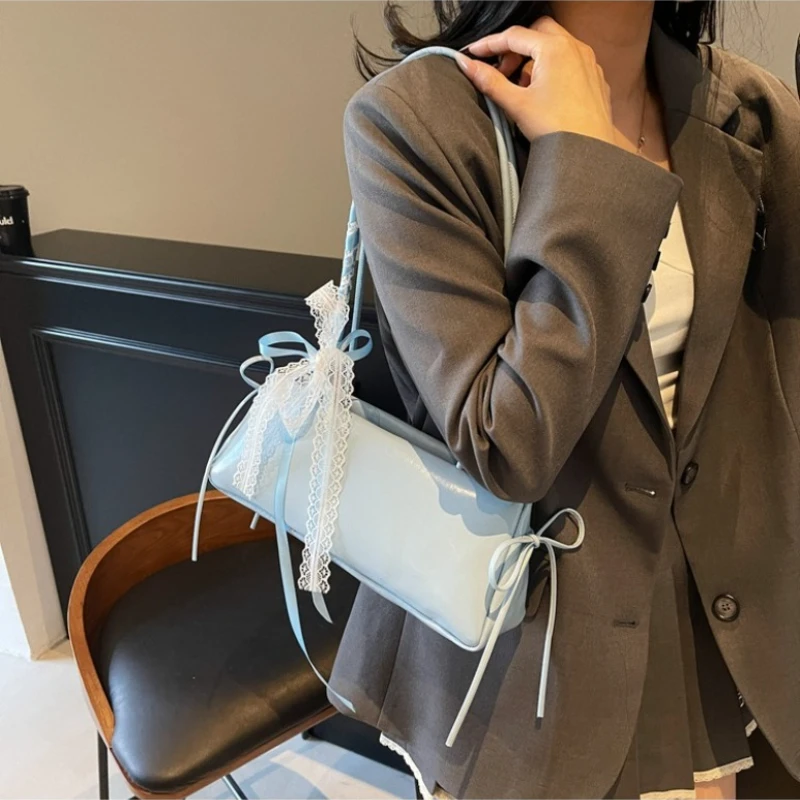 Lace bow bowling bag women 2025 new niche design senior sense silver shoulder underarm bag fashion hundred with handbag
Lace bow bowling bag women 2025 new niche design senior sense silver shoulder underarm bag fashion hundred with handbag