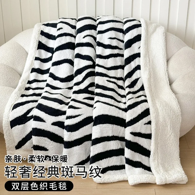 2025 new double-layer cationic jacquard zebra pattern Tafu velvet lamb velvet blanket autumn and winter office nap blanket
2025 new double-layer cationic jacquard zebra pattern Tafu velvet lamb velvet blanket autumn and winter office nap blanket