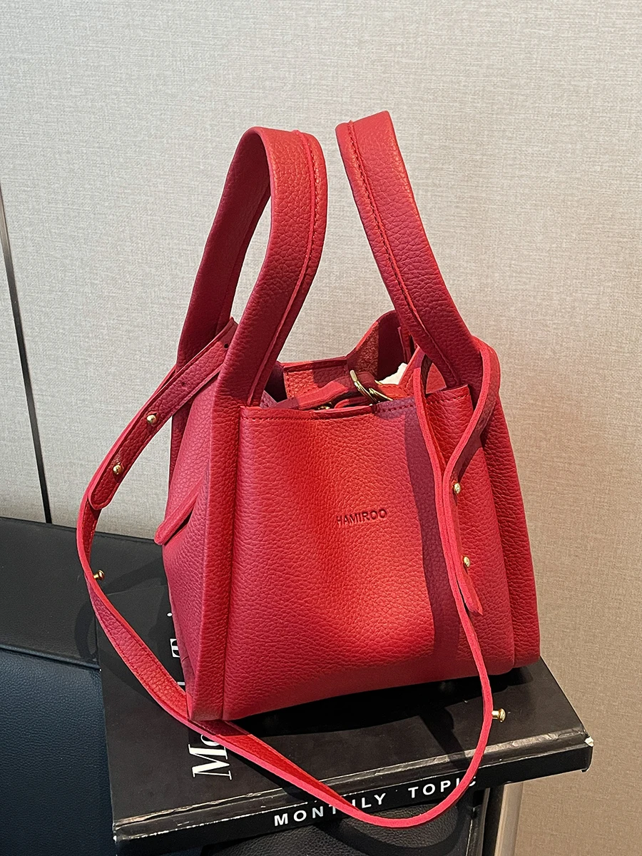 Ele Soft Leather Buet Bag Women's 2025 New Handheld Basket Bag Versatile Crossbody Bag Outdoor Small Carryall Bag
Ele Soft Leather Buet Bag Women's 2025 New Handheld Basket Bag Versatile Crossbody Bag Outdoor Small Carryall Bag