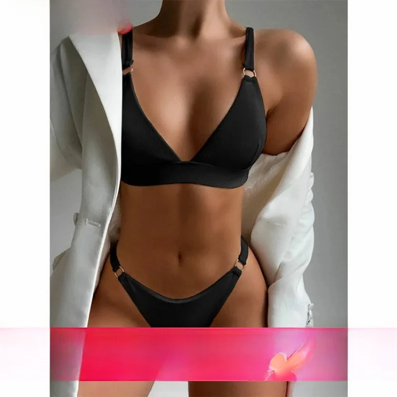 Sexy Pure Color Stripe Bikini Fashionable Women's Two-Piece Swimsuit Trendy Triangular Design with Chest Pad No Steel Support
Sexy Pure Color Stripe Bikini Fashionable Women's Two-Piece Swimsuit Trendy Triangular Design with Chest Pad No Steel Support
