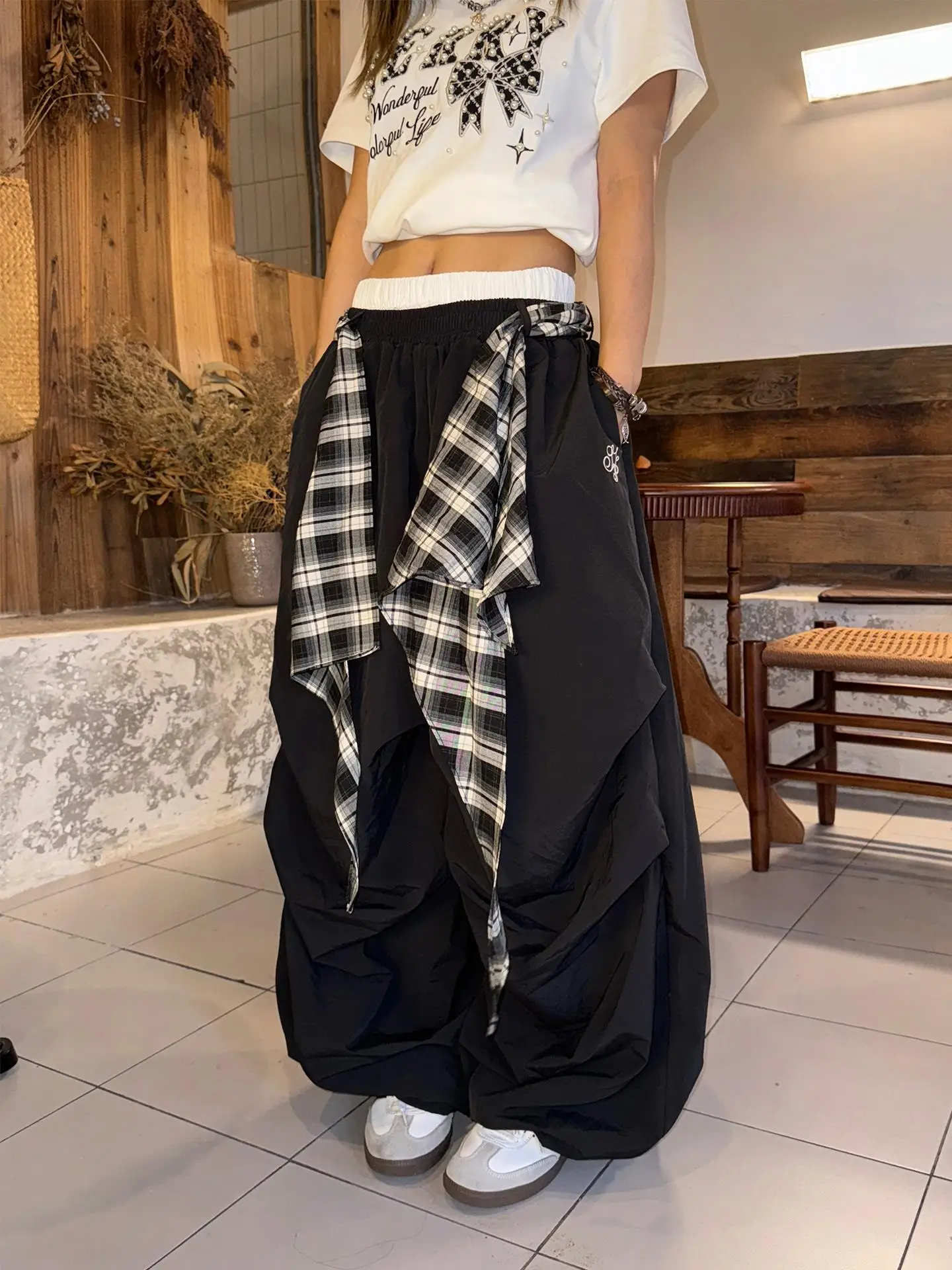 American Retro Plaid Splicing Pleated Casual Pants Women's Loose Wide Leg Floor Length Trendy High Waist Straight Leg Trousers
American Retro Plaid Splicing Pleated Casual Pants Women's Loose Wide Leg Floor Length Trendy High Waist Straight Leg Trousers