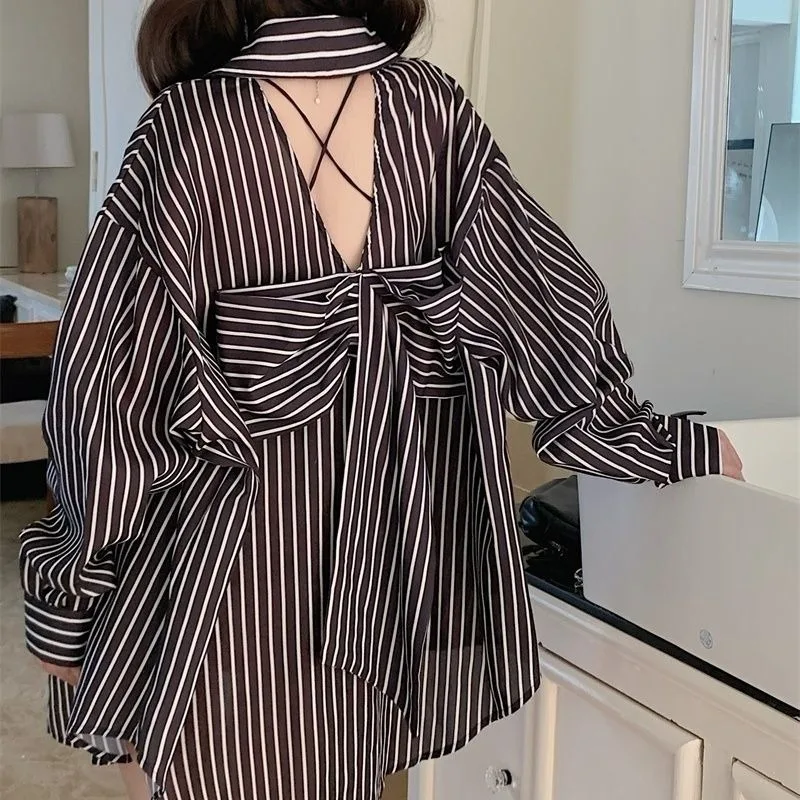 DAYIFUN-Sexy Backless Striped Shirt for Women,Loose Bow Solid Color Blouses,Korean Women's Loose Single Breasted Lapel Clothing
DAYIFUN-Sexy Backless Striped Shirt for Women,Loose Bow Solid Color Blouses,Korean Women's Loose Single Breasted Lapel Clothing