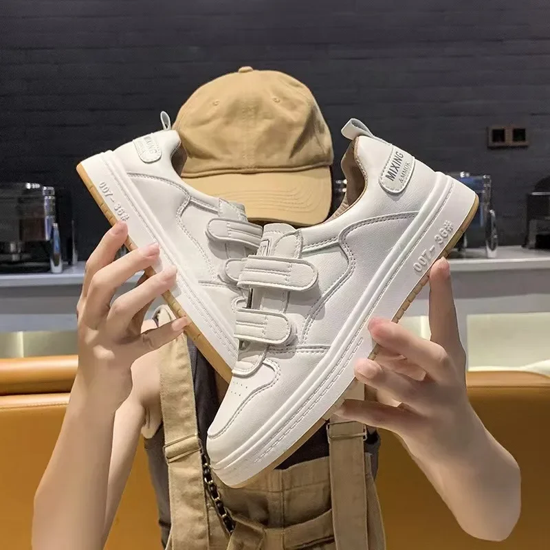 New Girls' Casual Leather Sports Shoes Breathable Tennis Sports Flats Summer Fashion Casual White Running Shoes
New Girls' Casual Leather Sports Shoes Breathable Tennis Sports Flats Summer Fashion Casual White Running Shoes