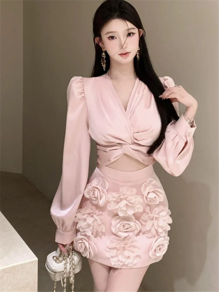 Fashion Pink Two Pieces Sets V Neck Cross Short Satin Shirt&High Waist 3D Flower Pencil Mini Skirt Hotsweet Girl 2 Piece Suits
Fashion Pink Two Pieces Sets V Neck Cross Short Satin Shirt&High Waist 3D Flower Pencil Mini Skirt Hotsweet Girl 2 Piece Suits