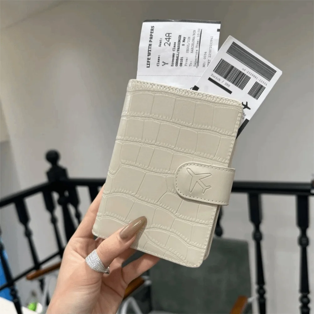 Portable Solid Color Passport Holder PU Anti-theft Passport Bag Document Storage Ultra-thin Credit Card Holder
Portable Solid Color Passport Holder PU Anti-theft Passport Bag Document Storage Ultra-thin Credit Card Holder