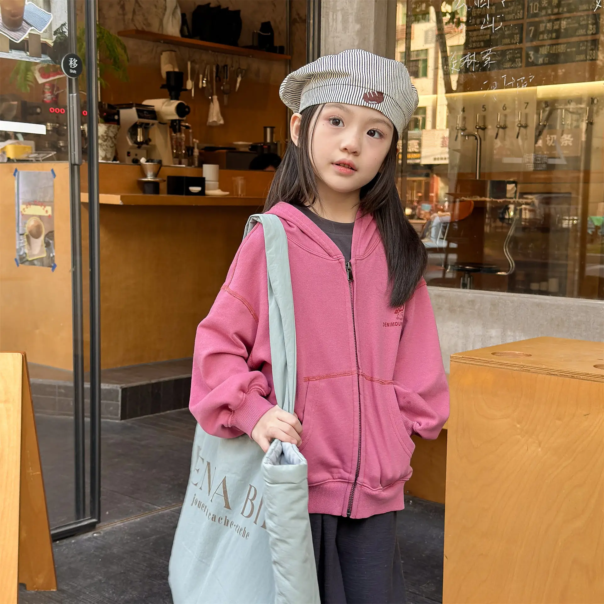 2026 весенняя новая детская толстовка с длинными рукавами, пальто, кардиган с капюшоном для девочек, хлопковая повседневная куртка на молнии для мальчиков, одежда для малышей
2026 весенняя новая детская толстовка с длинными рукавами, пальто, кардиган с капюшоном для девочек, хлопковая повседневная куртка на молнии для мальчиков, одежда для малышей