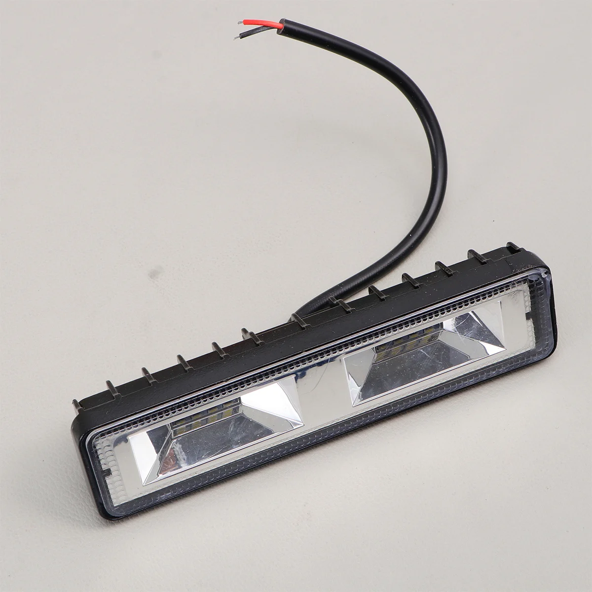 1Pcs LED Work Light 12-48V 16 Leds Wind Power Daytime Running Light Universal Auto Exterior Running Lamp for Cars Trucks
1Pcs LED Work Light 12-48V 16 Leds Wind Power Daytime Running Light Universal Auto Exterior Running Lamp for Cars Trucks
