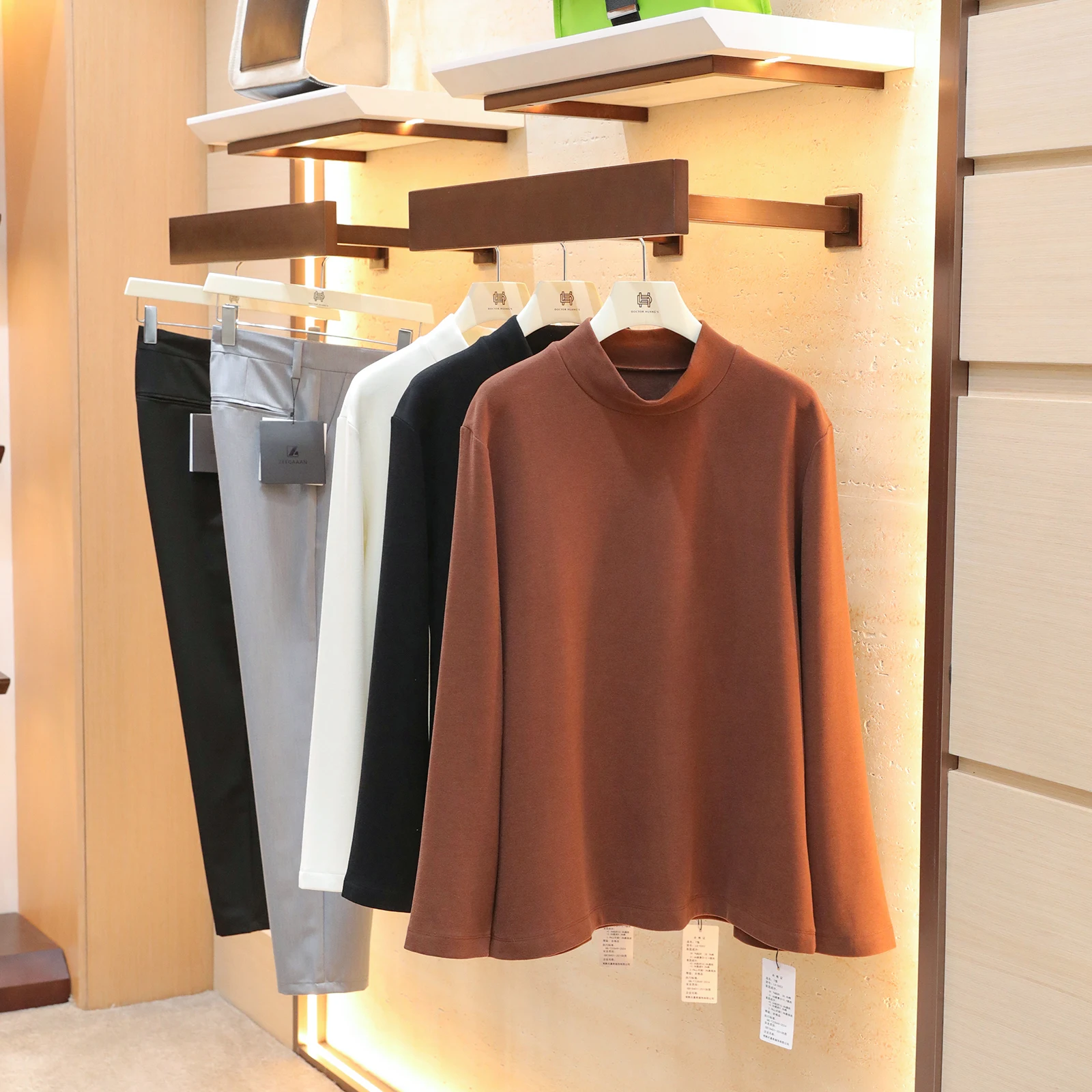 Мужская длинная футболка с высоким воротником, трикотажная, базовая модель, бренд Doctor Huaung, смесь хлопка и эластичного волокна
Мужская длинная футболка с высоким воротником, трикотажная, базовая модель, бренд Doctor Huaung, смесь хлопка и эластичного волокна