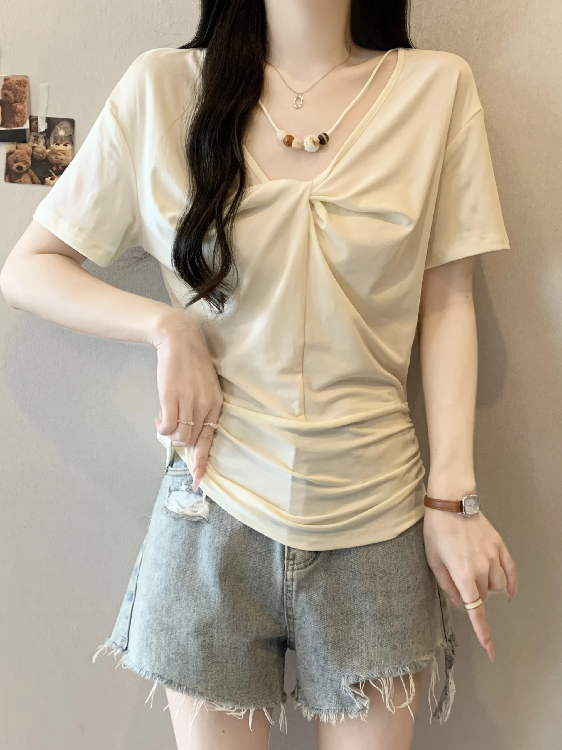 plus Size Women's V-Neck Knot Short Sleeve T-Shirt Slim Fit High Waist Pleated Summer New Design Comfortable Breathable Top
plus Size Women's V-Neck Knot Short Sleeve T-Shirt Slim Fit High Waist Pleated Summer New Design Comfortable Breathable Top