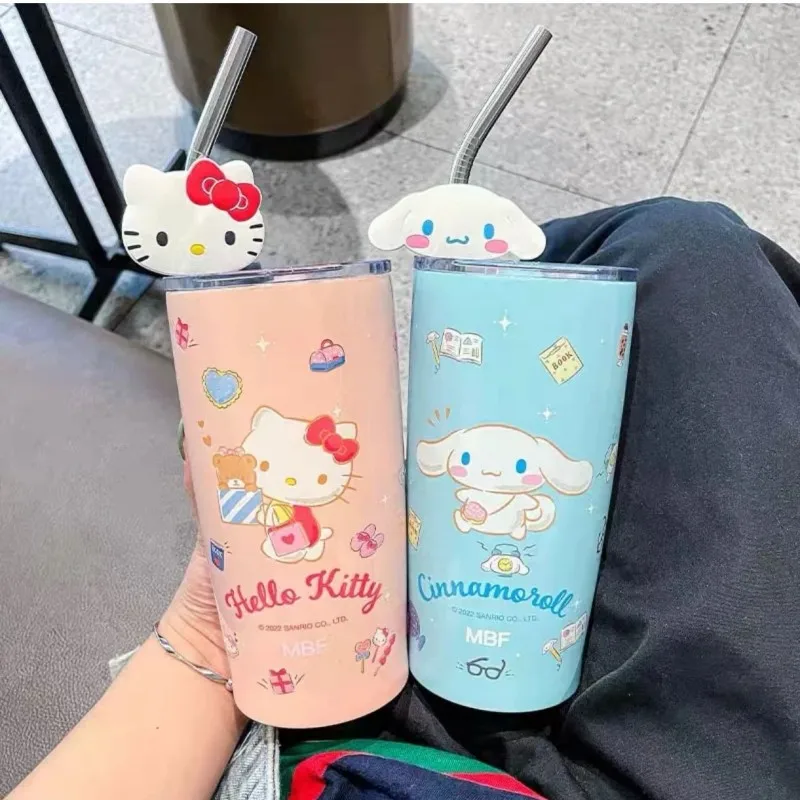 Sanrio милый стакан Hello Kitty Sanrio Kuromi бутылка для воды из нержавеющей стали с соломинкой летняя посуда для напитков аксессуары для путешествий подарки
Sanrio милый стакан Hello Kitty Sanrio Kuromi бутылка для воды из нержавеющей стали с соломинкой летняя посуда для напитков аксессуары для путешествий подарки