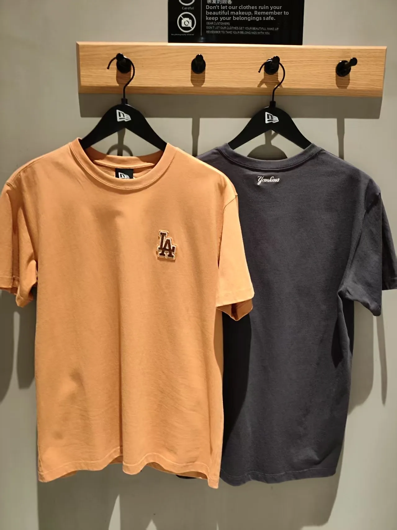 Спортивная футболка с круглым вырезом из хлопка, быстросохнущая, с принтованным логотипом, летняя, модная, повседневная одежда для пар
Спортивная футболка с круглым вырезом из хлопка, быстросохнущая, с принтованным логотипом, летняя, модная, повседневная одежда для пар