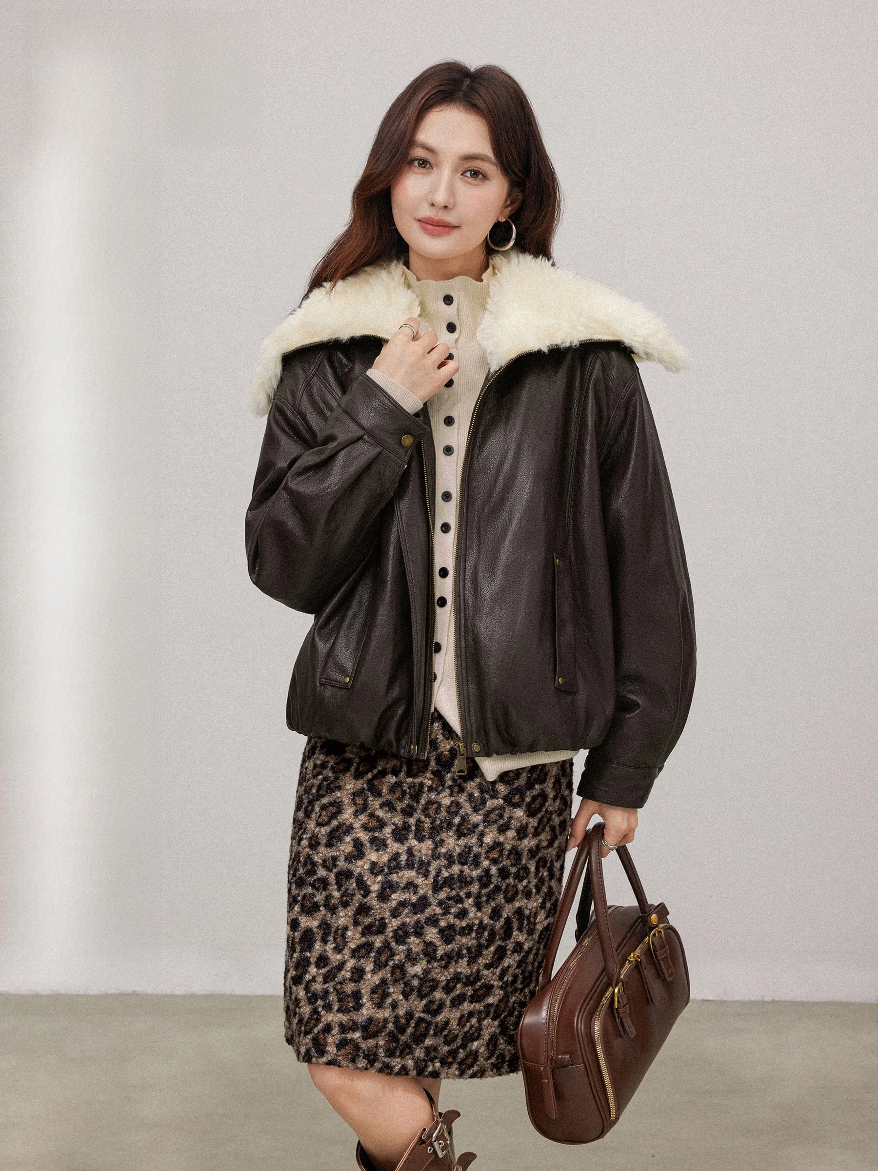 Women's Retro Coffee Color Collar Leather Jaet Winter New Thiened Warm Biker Jaet Stand Collar Zipper Long Sve Coat
Women's Retro Coffee Color Collar Leather Jaet Winter New Thiened Warm Biker Jaet Stand Collar Zipper Long Sve Coat