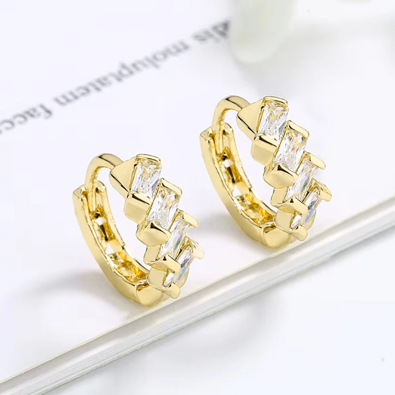 Celestinova 2.5x5mm Rectangular D Color Moissanite Earrings Stylish Simple Geometric Design Ear Cuff Earrings Luxury Jewelry
Celestinova 2.5x5mm Rectangular D Color Moissanite Earrings Stylish Simple Geometric Design Ear Cuff Earrings Luxury Jewelry