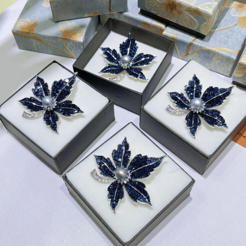 SGARIT брошь из сплава с морской водой, таитянский жемчуг, кленовый лист, элегантные сверкающие броши для женщин, модные украшения
SGARIT брошь из сплава с морской водой, таитянский жемчуг, кленовый лист, элегантные сверкающие броши для женщин, модные украшения