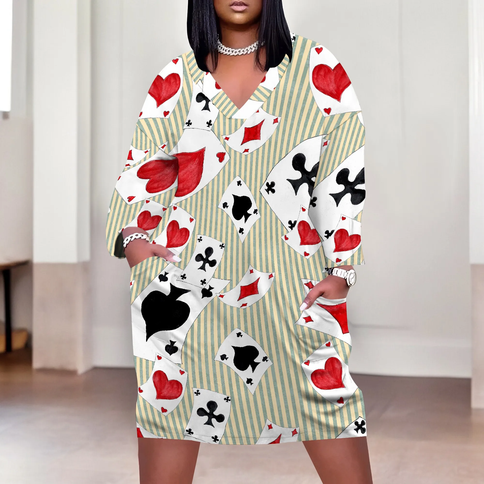 Plus Size Women's Card Print Dress XL-6XL, V-Neck Casual Dress for Fun and Playful Look
Plus Size Women's Card Print Dress XL-6XL, V-Neck Casual Dress for Fun and Playful Look