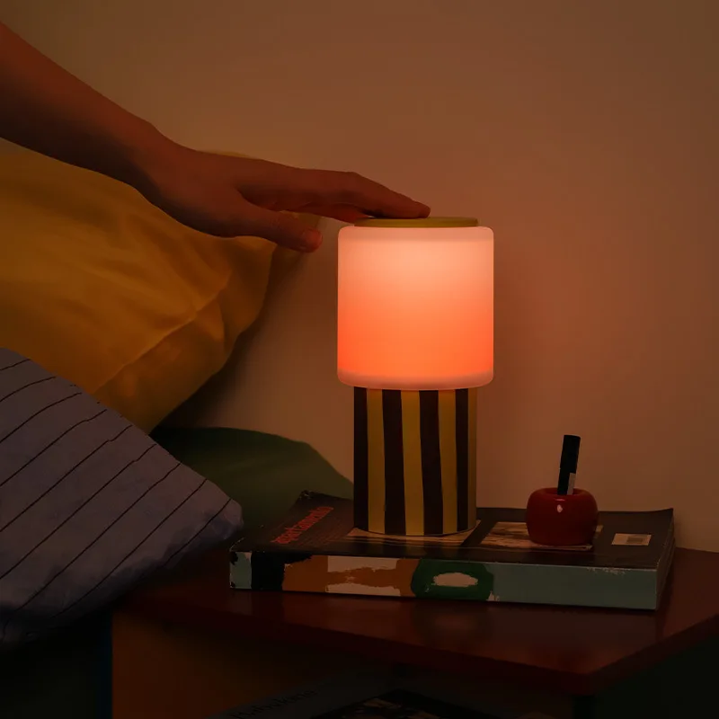 Home soft light eye protection advanced atmosphere light warm and simple bedside lamp
Home soft light eye protection advanced atmosphere light warm and simple bedside lamp