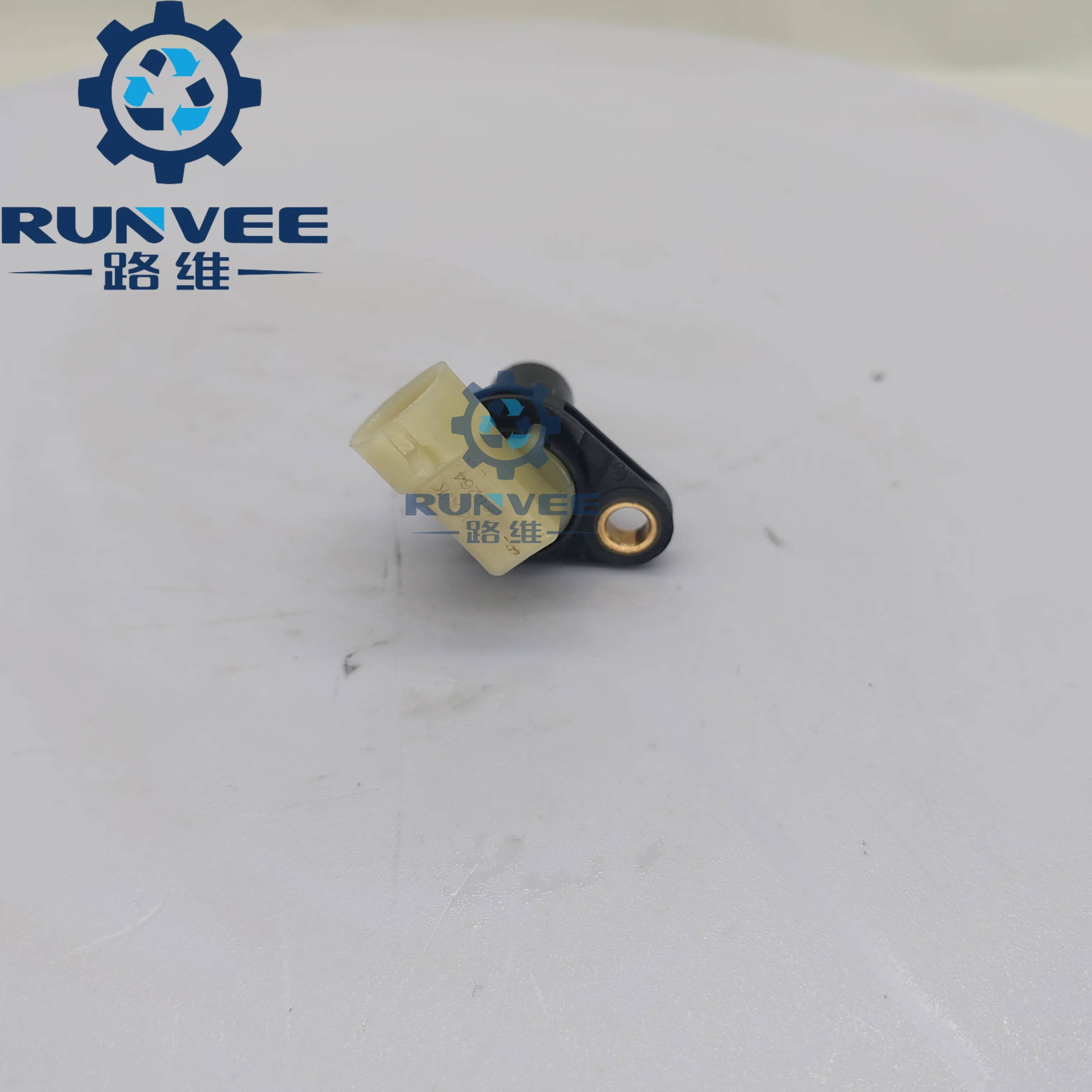 RUNVEE оптовая продажа, б/у 7DCT220 7DCT400, комплект датчиков скорости с двойным сцеплением 3611315-A5K для BESTUNE T77 1.2TID
RUNVEE оптовая продажа, б/у 7DCT220 7DCT400, комплект датчиков скорости с двойным сцеплением 3611315-A5K для BESTUNE T77 1.2TID