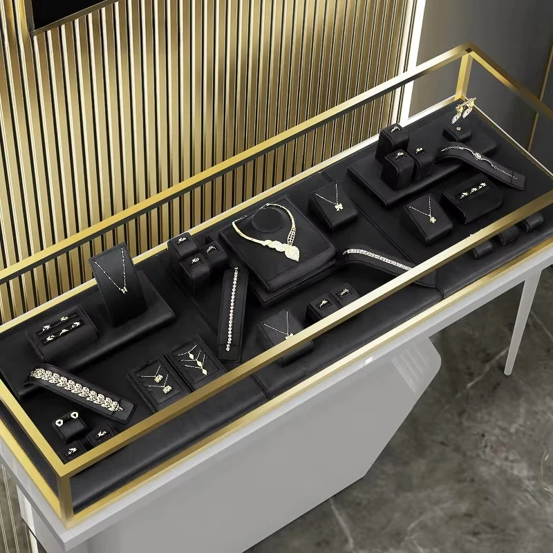 Jewelry display stand, black velvet leather pearl necklace, jewelry display props, silver jewelry, rings, earrings display
Jewelry display stand, black velvet leather pearl necklace, jewelry display props, silver jewelry, rings, earrings display