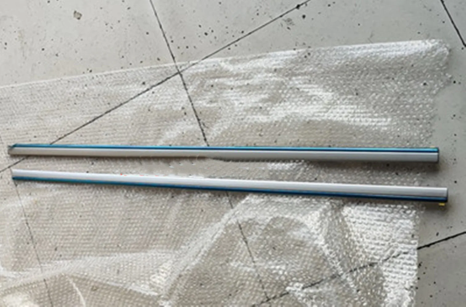 Unpainted Door Body Molding Line Protector Cover Trim Exterior Car Styling for Chrysler 300C
Unpainted Door Body Molding Line Protector Cover Trim Exterior Car Styling for Chrysler 300C