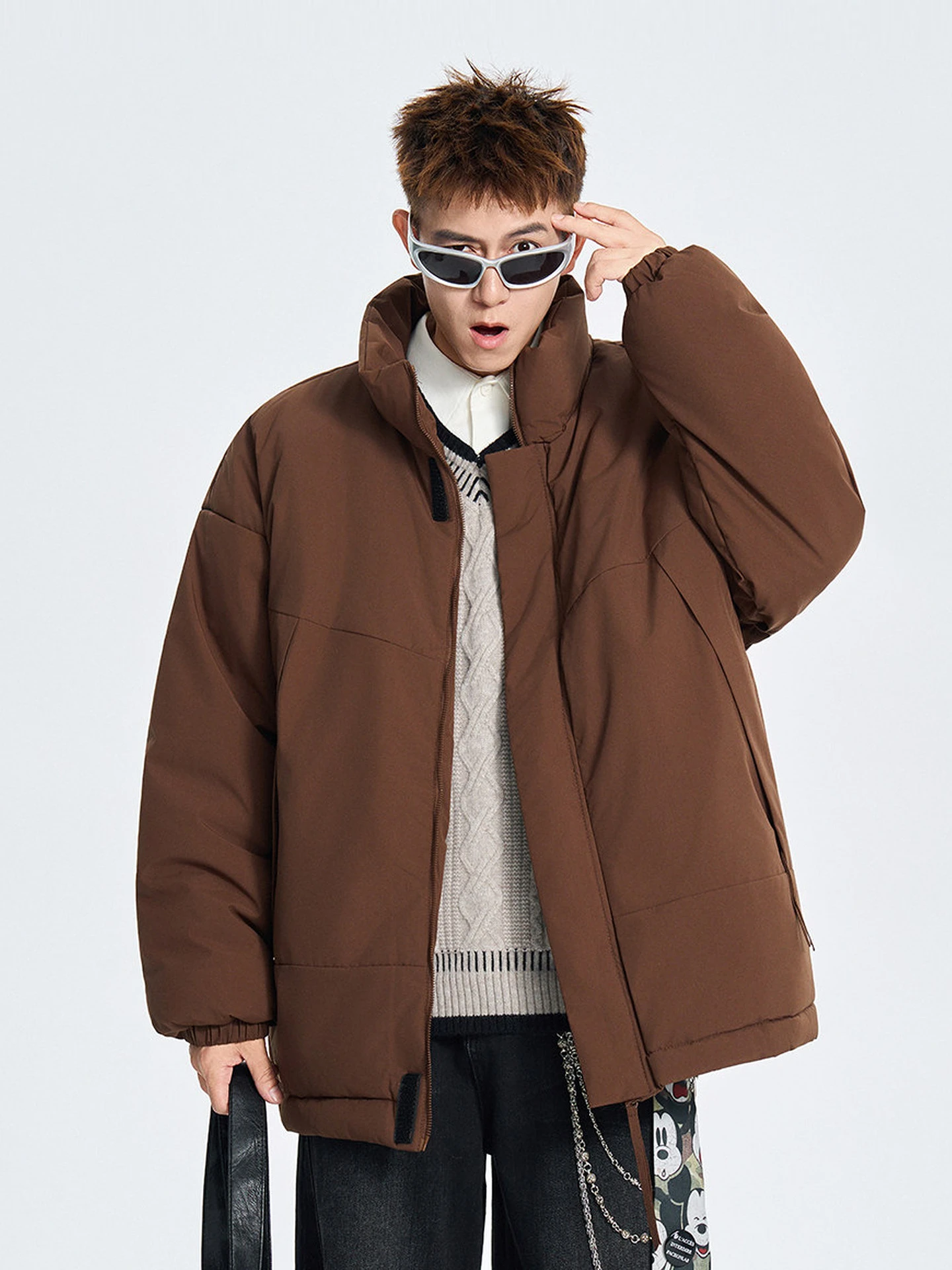 Утепленная хлопковая куртка с воротником-стойкой для мужчин и женщин, теплая зимняя верхняя одежда в стиле ретро, молодежная мода, полиэстер
Утепленная хлопковая куртка с воротником-стойкой для мужчин и женщин, теплая зимняя верхняя одежда в стиле ретро, молодежная мода, полиэстер