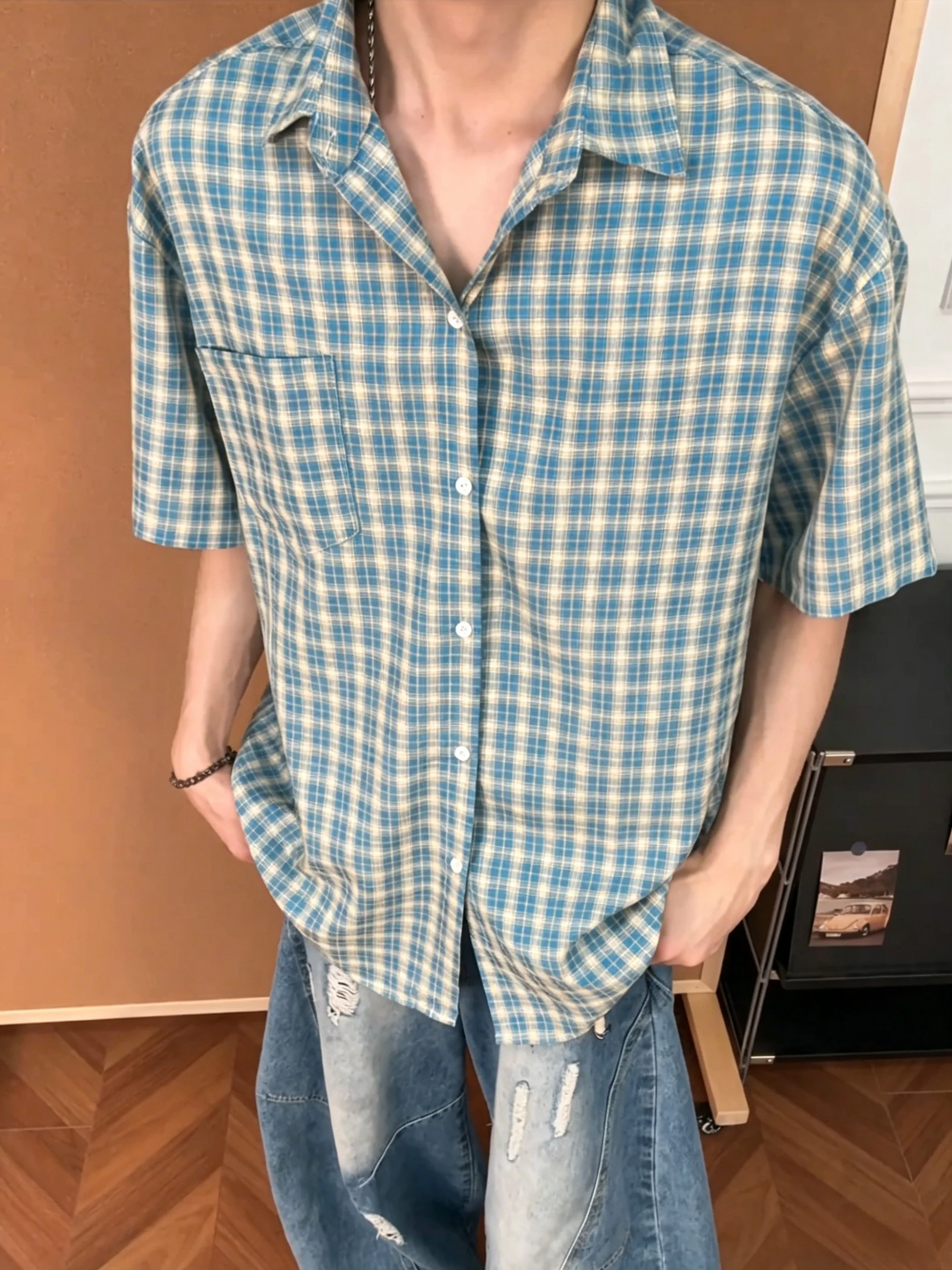 Men's Summer Thin Ice Silk Checkered Short Sleeve Shirt CleanFit American High Street Cool Sun Protection Casual Loose Fit
Men's Summer Thin Ice Silk Checkered Short Sleeve Shirt CleanFit American High Street Cool Sun Protection Casual Loose Fit
