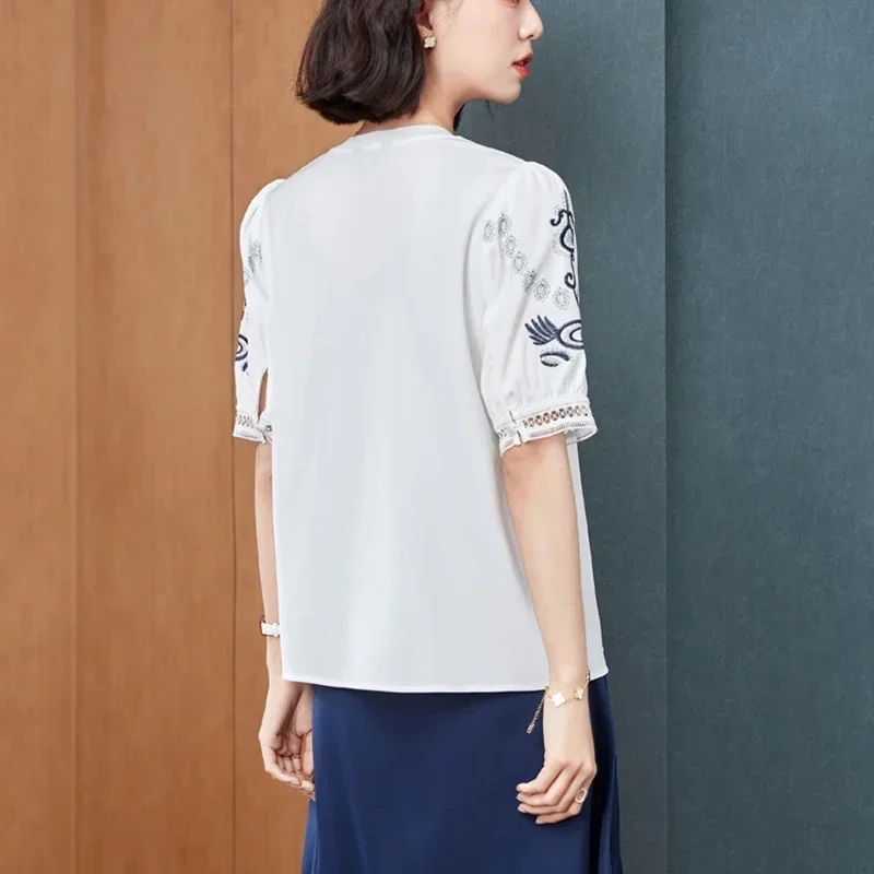 2023 Summer Fashion Long Sleeve Chiffon Embroidery Blouse Women O Neck Loose White Shirt Female Elegant Office Ladies Tops Mujer
2023 Summer Fashion Long Sleeve Chiffon Embroidery Blouse Women O Neck Loose White Shirt Female Elegant Office Ladies Tops Mujer