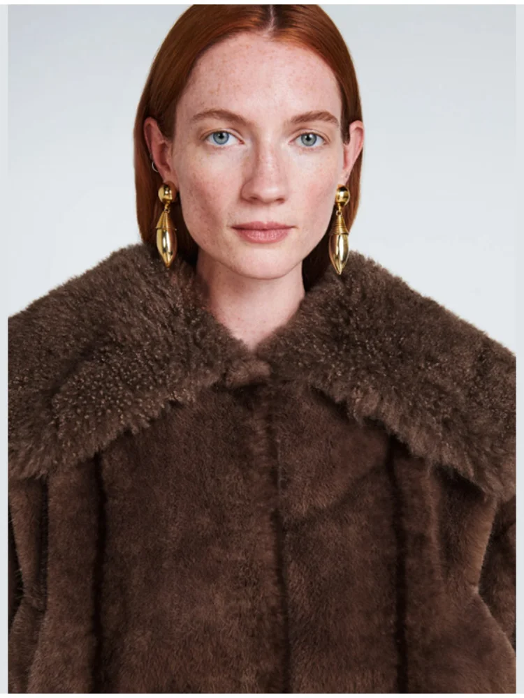 Casual Brown Lace Up Faux Fur Women Coat Lady Chic Lapel Full Sleeve Single Breasted Short Jacket Winter Commute Street Coats
Casual Brown Lace Up Faux Fur Women Coat Lady Chic Lapel Full Sleeve Single Breasted Short Jacket Winter Commute Street Coats