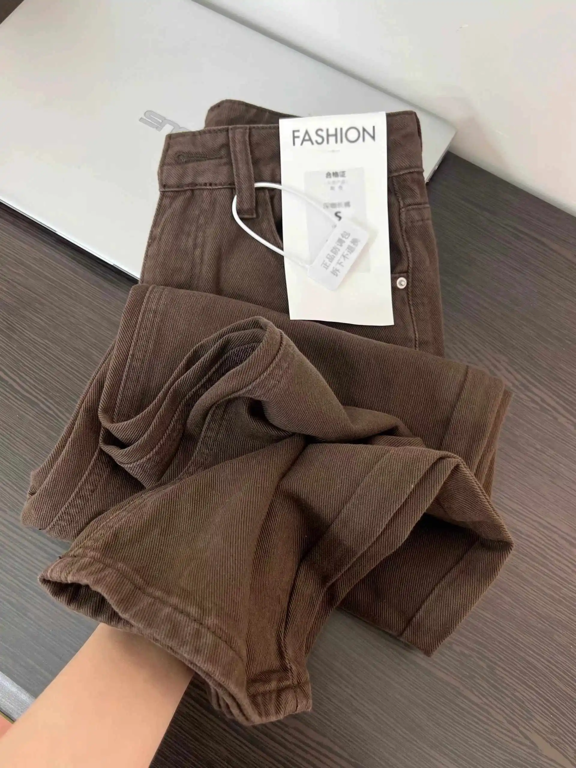 American Retro Straight Jeans Women Autumn New High Waist Loose All-matched Coffee Wide Leg Pants Fashion Trend Denim Trousers
American Retro Straight Jeans Women Autumn New High Waist Loose All-matched Coffee Wide Leg Pants Fashion Trend Denim Trousers