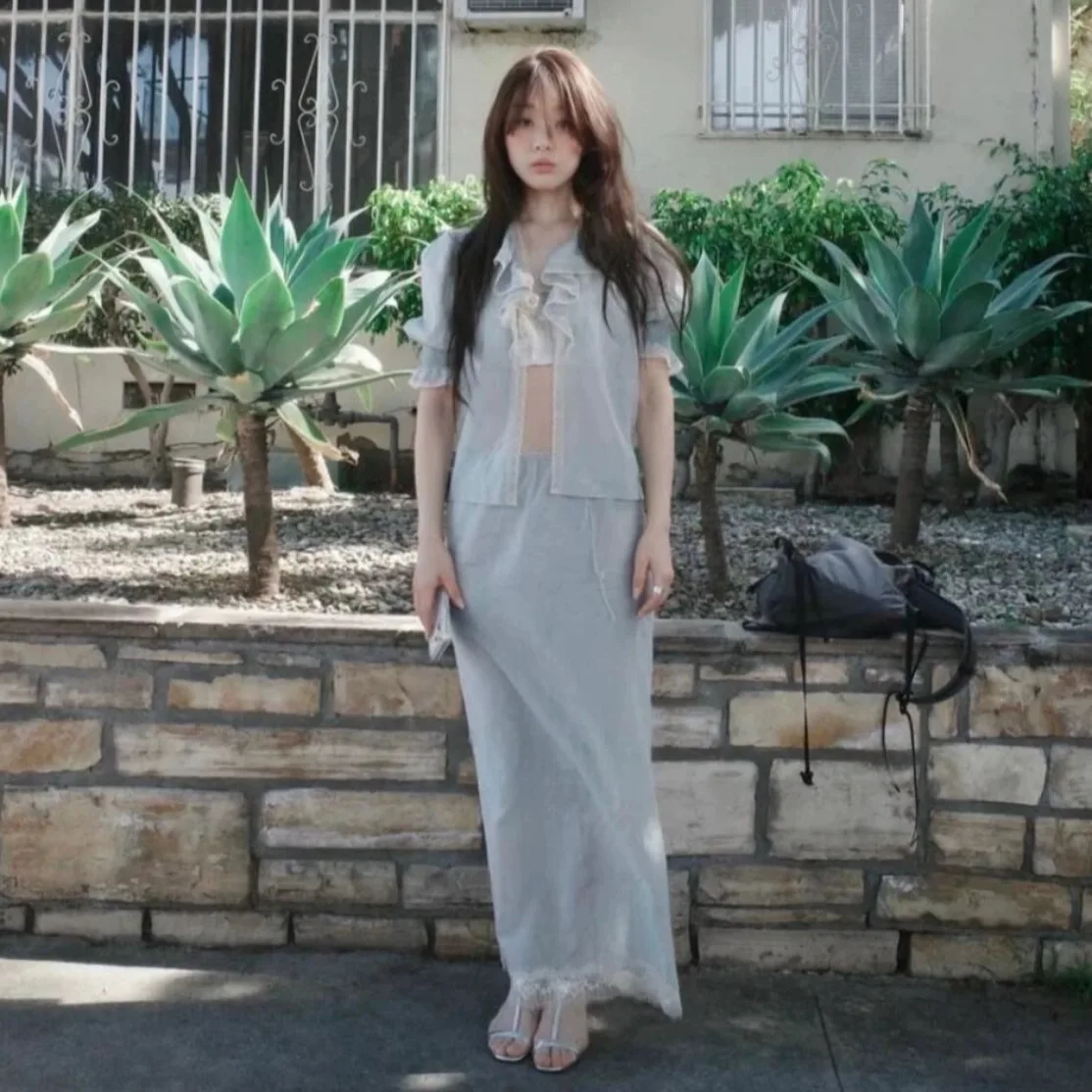 Chic Spring Summer Shirt And Half Skirt Set with Bowtie Doll Collar Bubble Sleeves Korean Style Women's Fashion Casual Outfit
Chic Spring Summer Shirt And Half Skirt Set with Bowtie Doll Collar Bubble Sleeves Korean Style Women's Fashion Casual Outfit