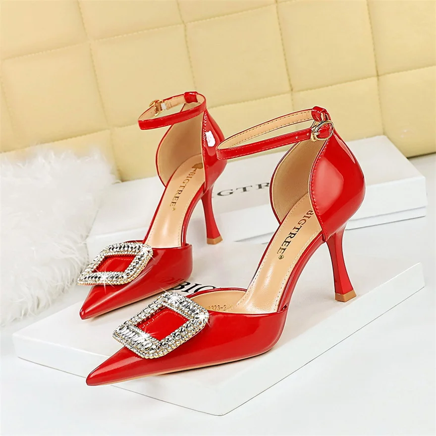 Beautiful Shoes For Women High Heels Patent Leather Shallow Mouth Pointed Water Diamond Buckle Straight Line With Hollow Sandals 
Beautiful Shoes For Women High Heels Patent Leather Shallow Mouth Pointed Water Diamond Buckle Straight Line With Hollow Sandals