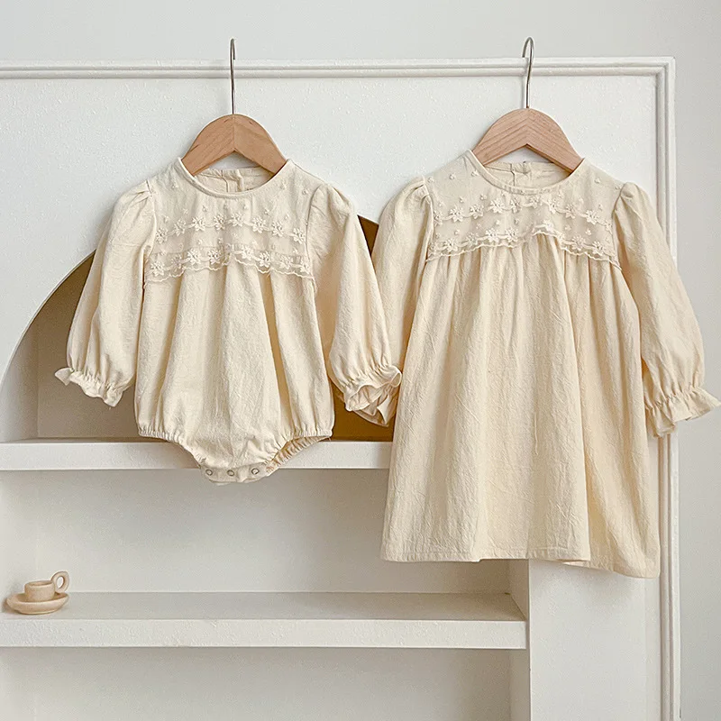 2024Girls' Spring and Autumn New Korean Style Sisters Outfit Romper Lace Lace Stand Collar Dress
2024Girls' Spring and Autumn New Korean Style Sisters Outfit Romper Lace Lace Stand Collar Dress