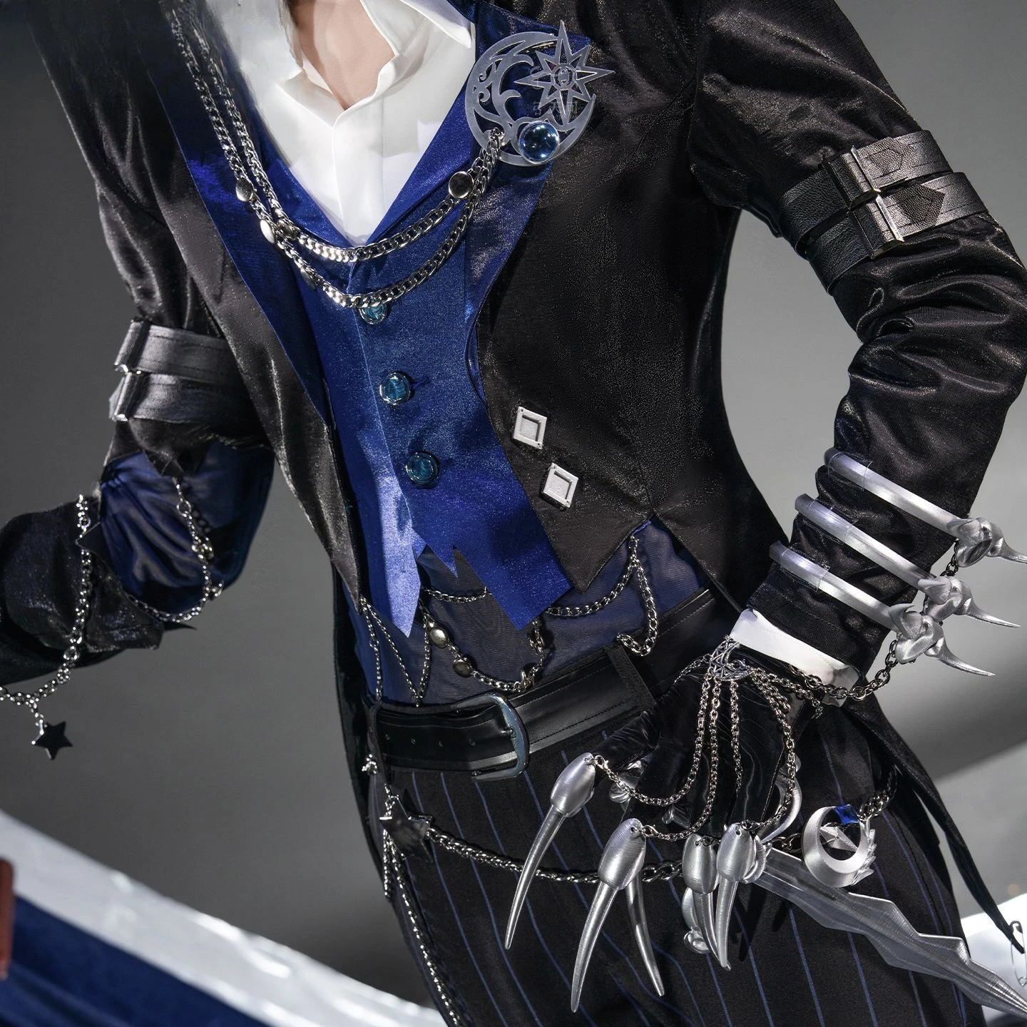 Acrobat Game Identity V Mike Morton Cosplay Costume Hunter Cosplay Adult Fancy Party Suit Halloween Carnival Uniform Woman Made
Acrobat Game Identity V Mike Morton Cosplay Costume Hunter Cosplay Adult Fancy Party Suit Halloween Carnival Uniform Woman Made