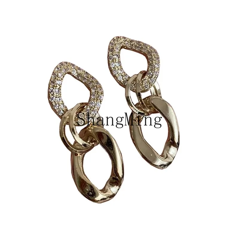 ZYH sterling silver European and American simple diamond-encrusted chain earrings new high-end stud earrings
ZYH sterling silver European and American simple diamond-encrusted chain earrings new high-end stud earrings
