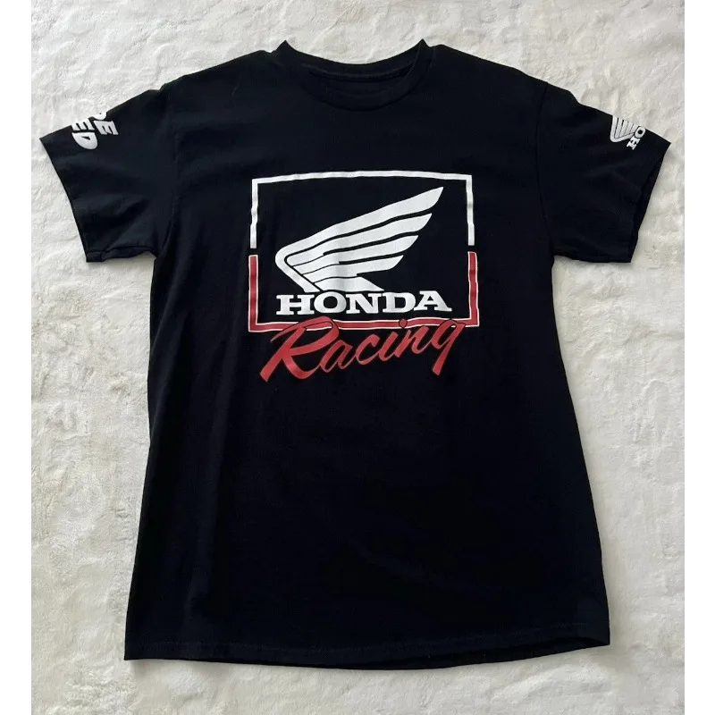 Футболка мужская хлопковая 2026 Vintage High Quality Honda Racing Dirtbike, красная, черная, для активного отдыха, из чистого хлопка, повседневная, с короткими рукавами
Футболка мужская хлопковая 2026 Vintage High Quality Honda Racing Dirtbike, красная, черная, для активного отдыха, из чистого хлопка, повседневная, с короткими рукавами