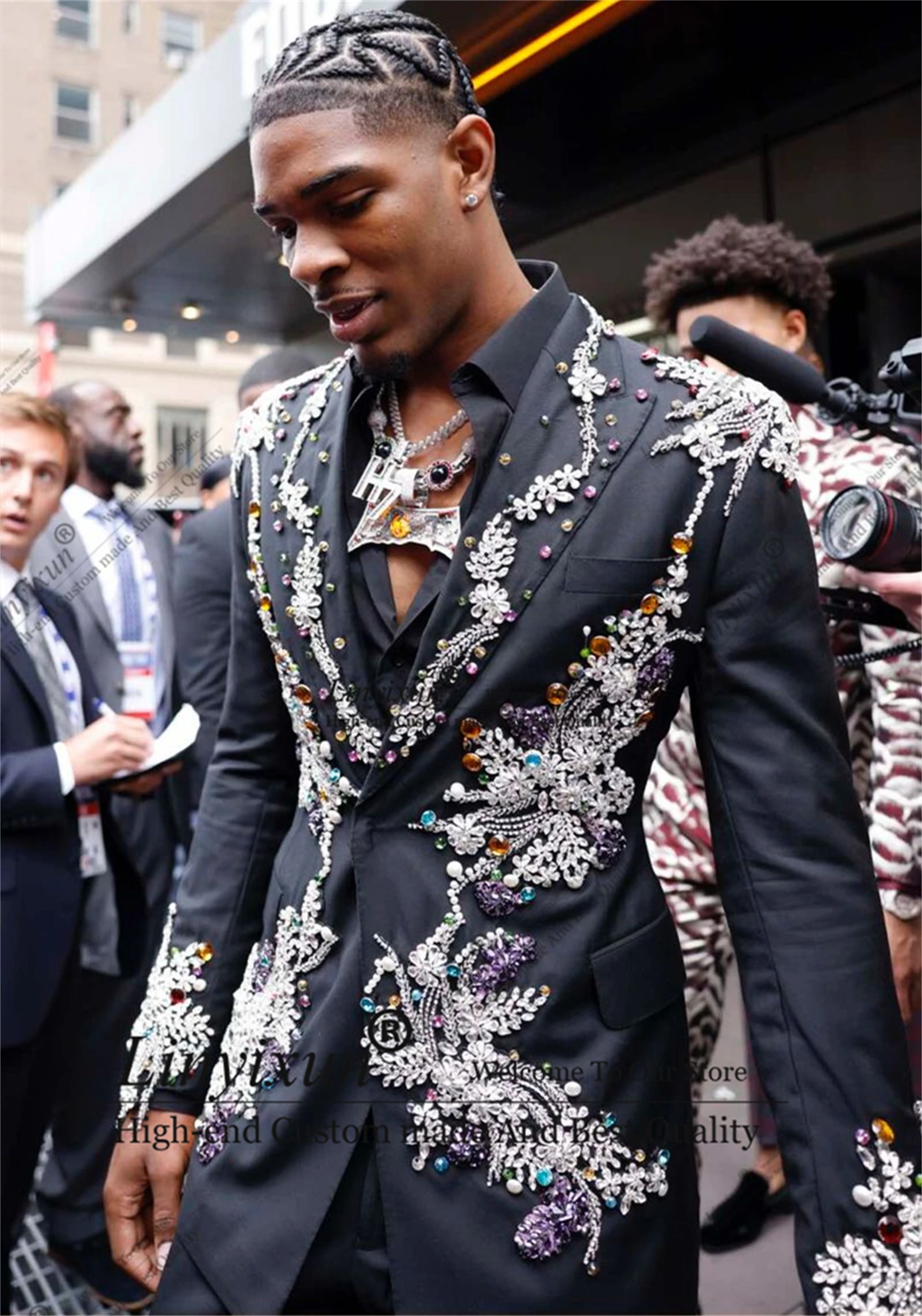 Роскошные мужские костюмы в стиле вечеринки с камнями, пиджаки-смокинги с острым лацканом для жениха, свадебные пиджаки на заказ, приталенный крой, ropa hombre
Роскошные мужские костюмы в стиле вечеринки с камнями, пиджаки-смокинги с острым лацканом для жениха, свадебные пиджаки на заказ, приталенный крой, ropa hombre