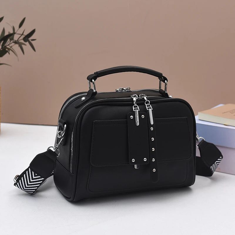 Wide Strap Shoulder Bag for Woman Solid Color Pu Leather Handbag And Purse Simple Black Crossbody Messenger Bags Large Capacity
Wide Strap Shoulder Bag for Woman Solid Color Pu Leather Handbag And Purse Simple Black Crossbody Messenger Bags Large Capacity