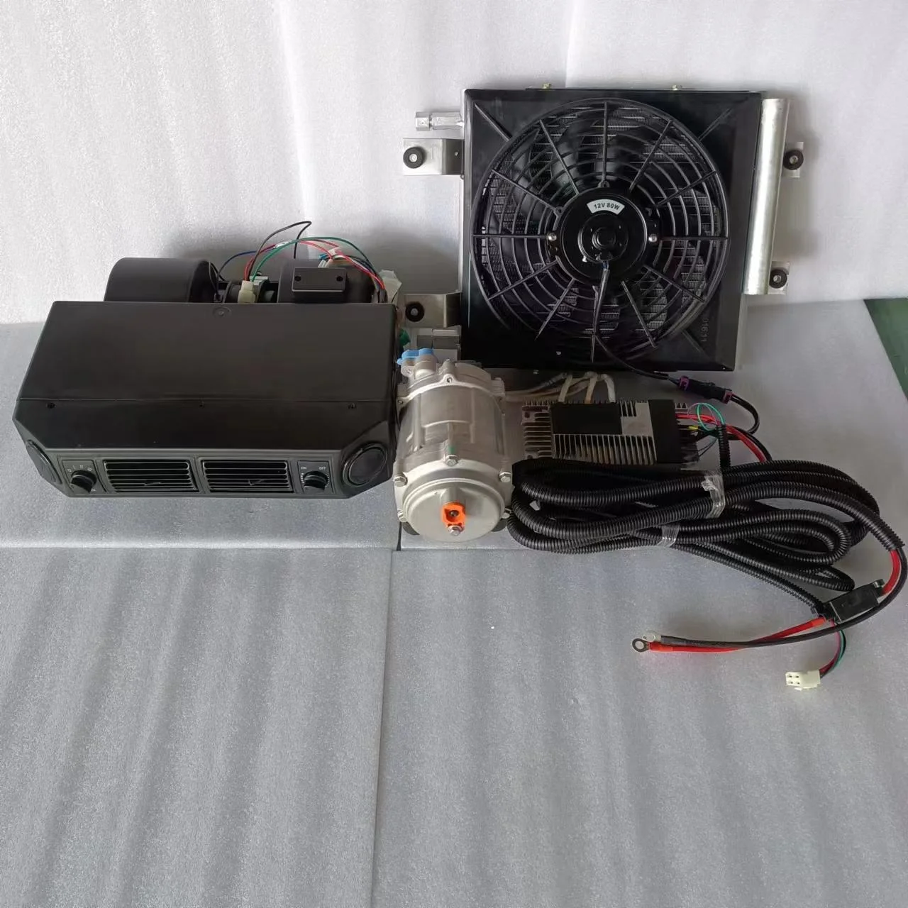 Hot Sale 12V 24V Electric Parking air Conditioner Truck Bus/ship Universal Refrigeration air Conditioning System for Car
Hot Sale 12V 24V Electric Parking air Conditioner Truck Bus/ship Universal Refrigeration air Conditioning System for Car