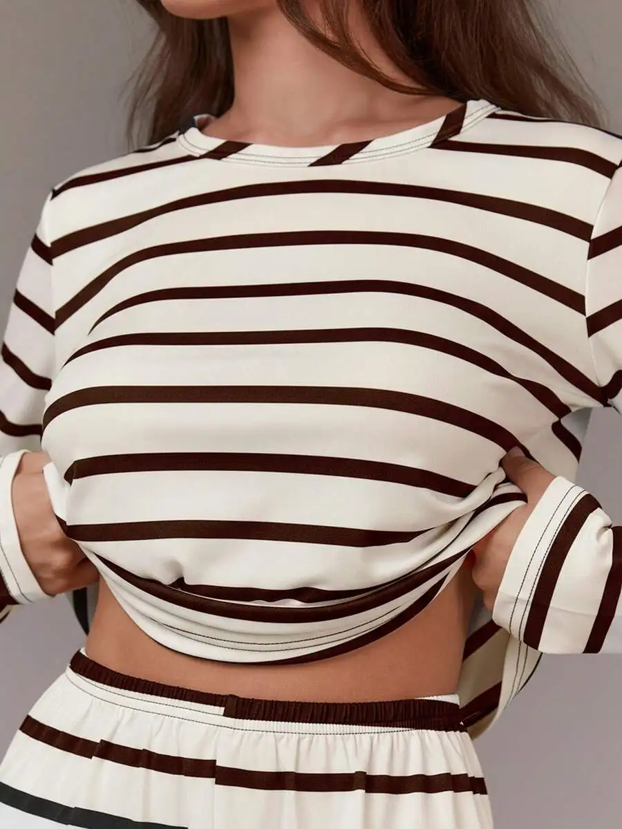 Striped Long Sleeve Crop Top And Matching Pants Women Pajama Set Casual Cozy Sleepwear
Striped Long Sleeve Crop Top And Matching Pants Women Pajama Set Casual Cozy Sleepwear